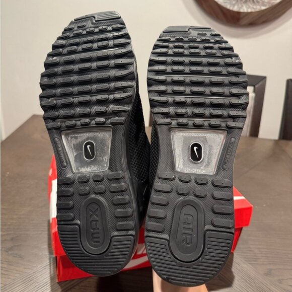 Nike Air Max 2013 - Picture 3 of 5